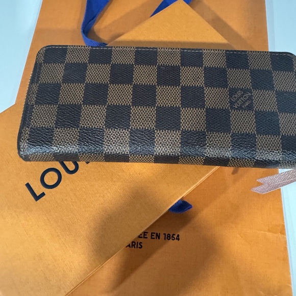 Excellent condition Louis Vuitton Wallet - Picture 2 of 9
